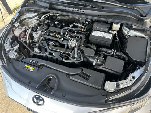 Used 2025 Toyota Corolla SE w/ Convenience Package FWD image 28