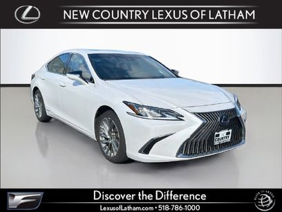 Used 2021 Lexus ES 300h w/ Accessory Package 2