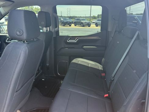 Used 2023 Chevrolet Silverado 1500 LT AWD/4WD image 12