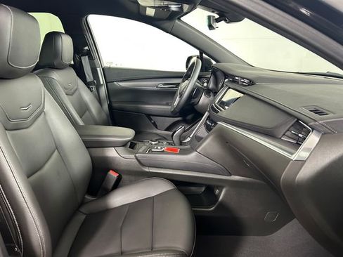 Certified 2025 Cadillac XT5 Luxury image 26