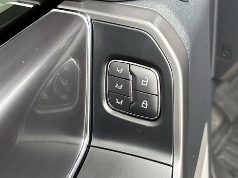 Used 2025 Ford F150 Lariat w/ Equipment Group 501A Mid image 20