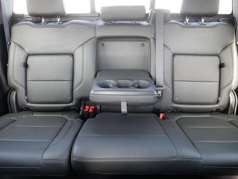 Used 2020 Chevrolet Silverado 1500 LT Trail Boss image 13