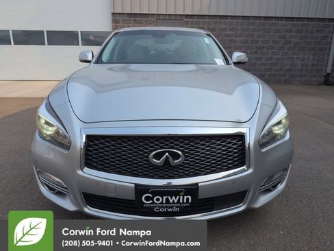 Used 2016 INFINITI Q70 3.7 w/ Deluxe Touring Package AWD/4WD image 8
