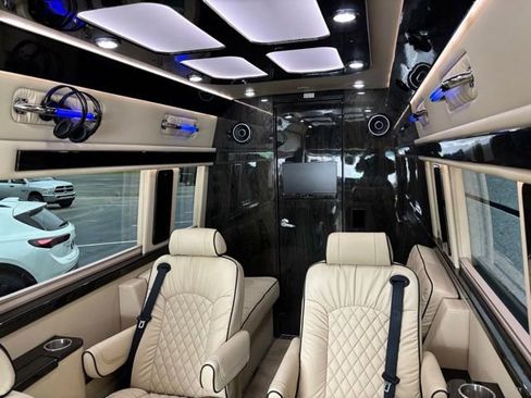 Used 2021 Mercedes-Benz Sprinter 3500 image 44