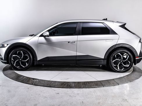 Used 2024 Hyundai Ioniq 5 SEL AWD/4WD image 3