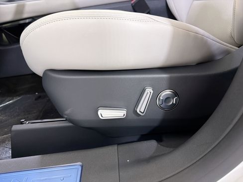 New 2026 Lincoln Nautilus Premier w/ Equipment Group 102A AWD/4WD image 11