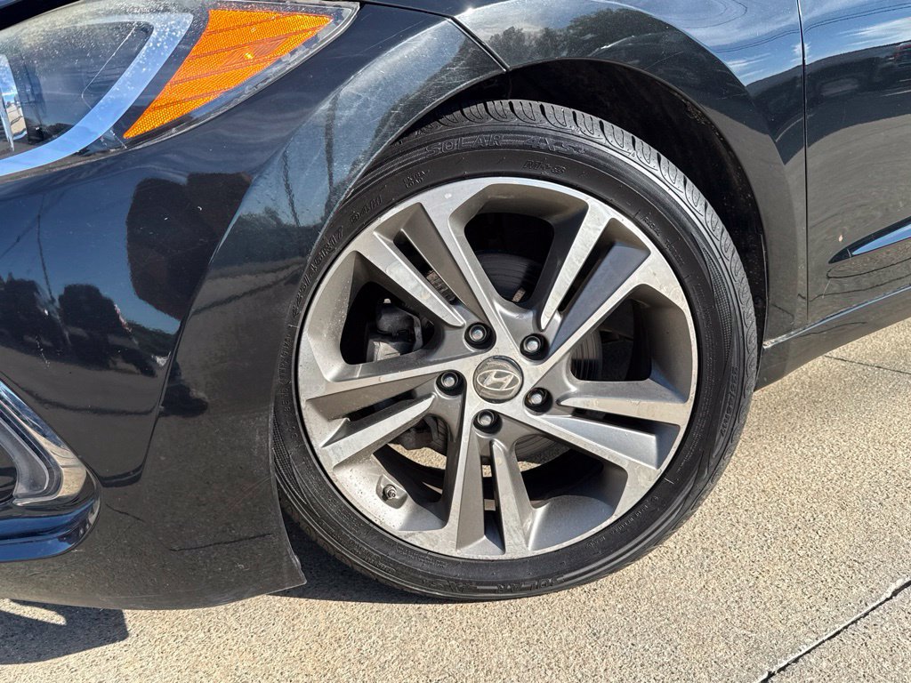 Used 2017 Hyundai Elantra Limited FWD image 48