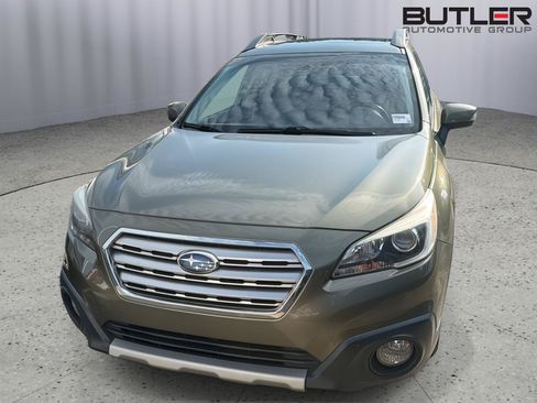 Used 2017 Subaru Outback 2.5i Limited w/ Popular Package #5 AWD/4WD image 3