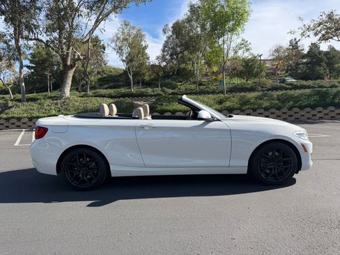 Used 2017 BMW 230i Convertible image 6