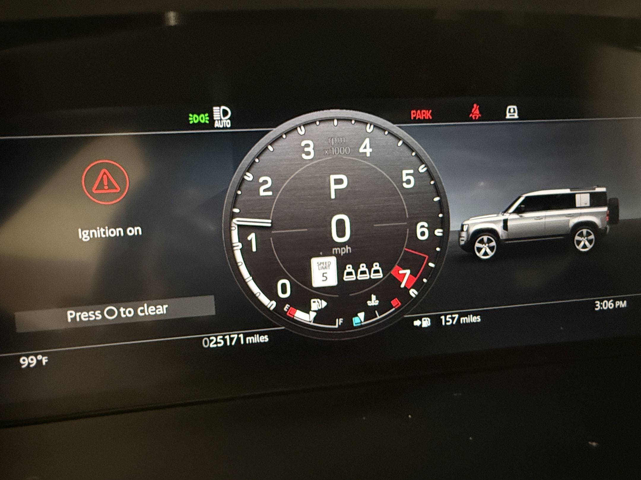 Used 2025 Land Rover Defender 110 V8 AWD/4WD image 22