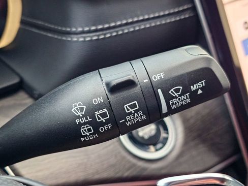 New 2025 Jeep Grand Cherokee Limited image 18