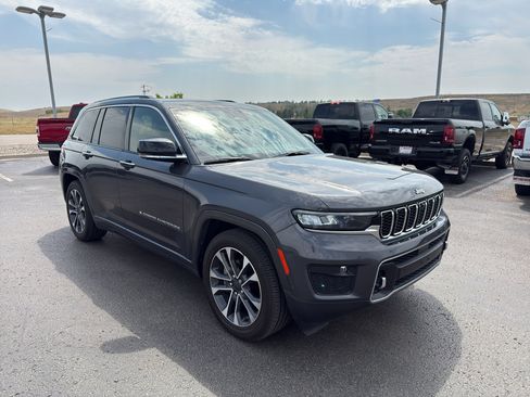 Used 2023 Jeep Grand Cherokee Overland w/ Adv Protech Group III AWD/4WD image 3
