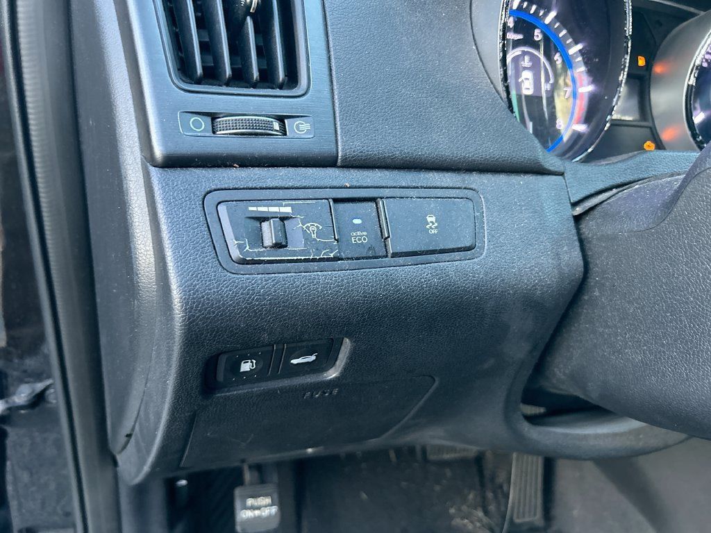 Used 2013 Hyundai Sonata SE FWD image 14