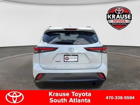 New 2026 Toyota Highlander AWD image 7