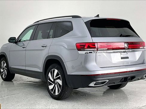 Used 2025 Volkswagen Atlas SE FWD image 15