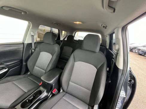 Used 2025 Kia Soul LX w/ LX Technology Package FWD image 35