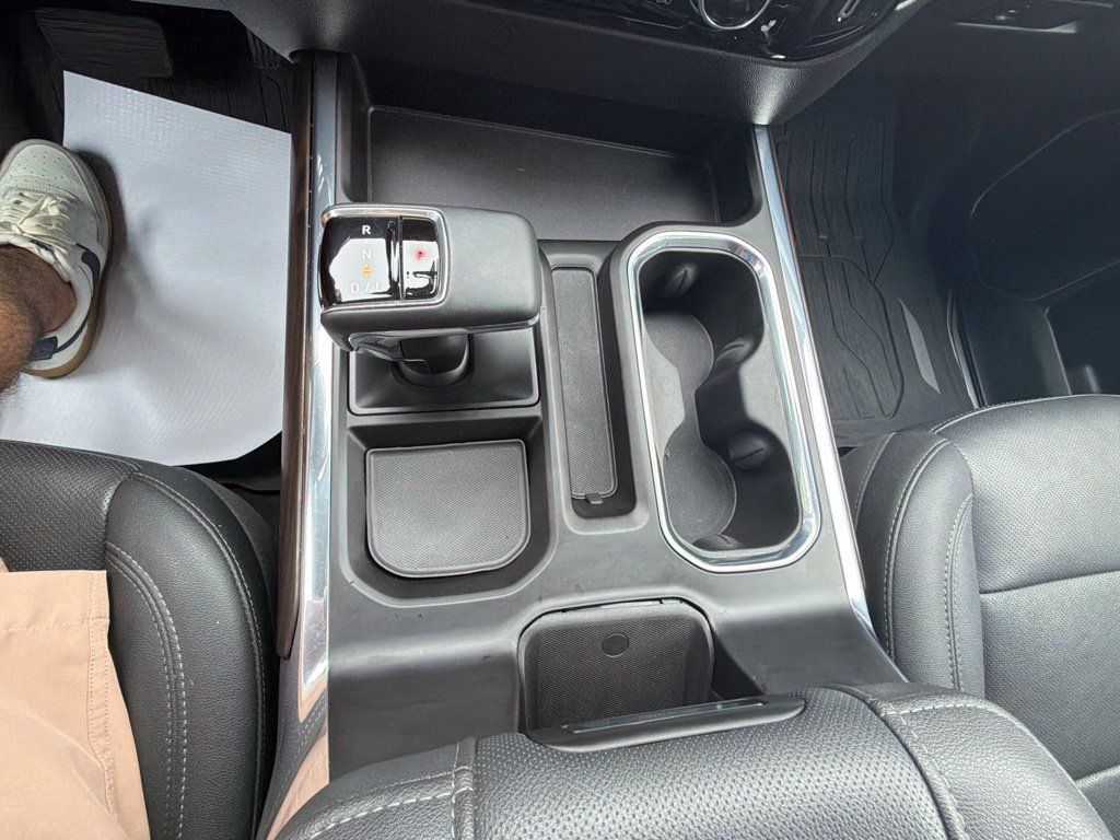 Used 2023 GMC Sierra 1500 SLT w/ SLT Premium Package AWD/4WD image 26