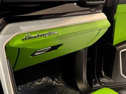 Used 2020 Lamborghini Urus image 36