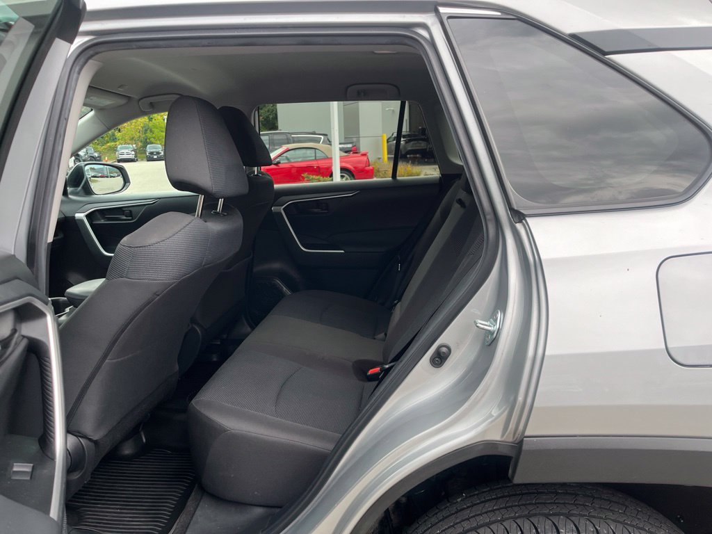 Used 2023 Toyota RAV4 LE AWD/4WD image 13