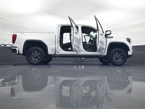 Used 2025 GMC Sierra 1500 Elevation w/ Elevation Premium Package image 34