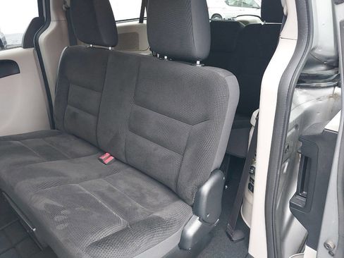 Used 2017 Dodge Grand Caravan SE w/ Power Window Group image 17