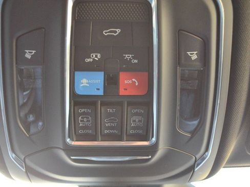 New 2025 Jeep Grand Cherokee L Limited w/ Luxury Tech Group II image 29