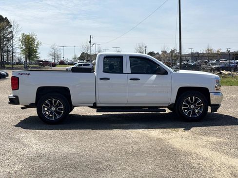 Used 2016 Chevrolet Silverado 1500 W/T w/ Trailering Package image 2