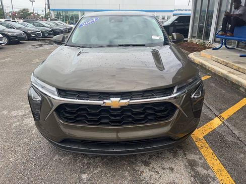 Used 2024 Chevrolet Trax LS w/ LS Convenience Package FWD image 20