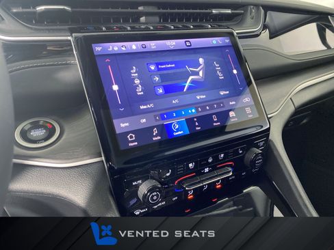 Used 2022 Jeep Grand Cherokee Limited 4xe w/ Luxury Tech Group II image 7