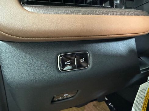 New 2026 Lincoln Navigator Reserve AWD/4WD image 36