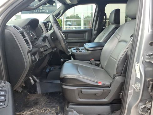 Used 2023 RAM 2500 Tradesman w/ Chrome Appearance Group AWD/4WD image 11