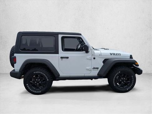 Used 2022 Jeep Wrangler Sport AWD/4WD image 4