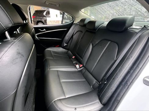 Used 2023 Genesis G70 2.0T image 35