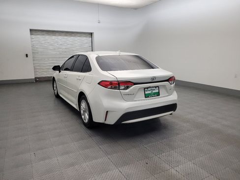 Used 2020 Toyota Corolla LE w/ LE Premium Package FWD image 5