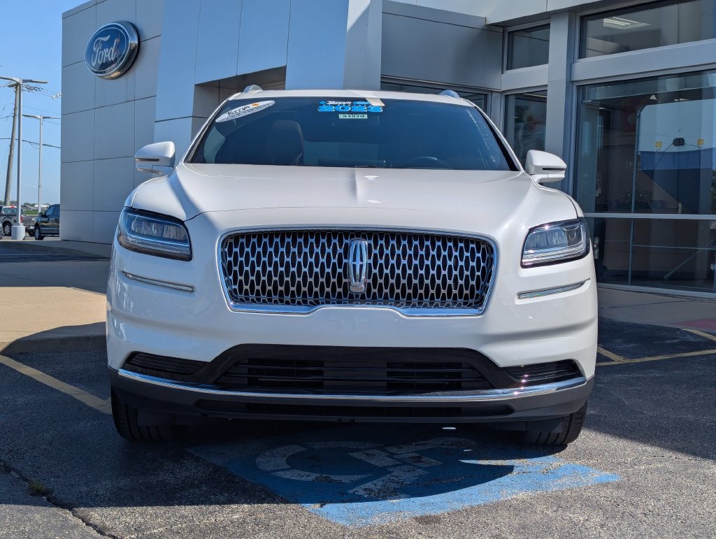 Used 2023 Lincoln Nautilus Reserve AWD/4WD image 8