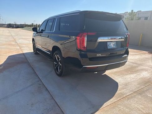 Used 2023 GMC Yukon XL SLT image 4