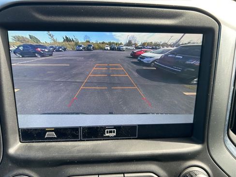 Used 2021 Chevrolet Silverado 1500 LT Trail Boss w/ Convenience Package II image 11