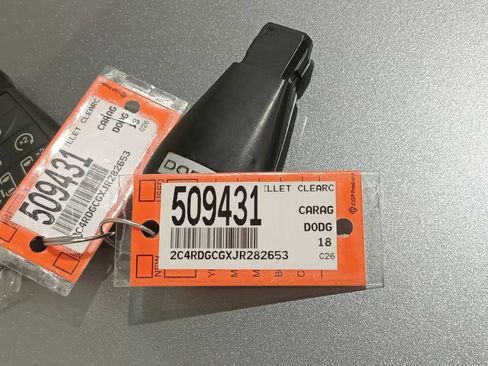 Used 2018 Dodge Grand Caravan SXT FWD image 23