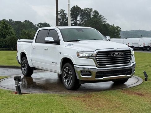 New 2026 RAM 1500 Laramie AWD/4WD image 9