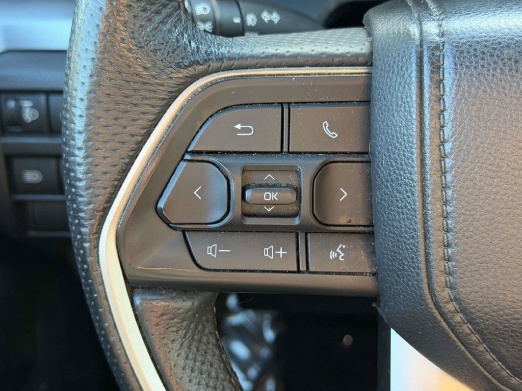 Used 2025 Toyota Tacoma TRD Off-Road AWD/4WD image 9