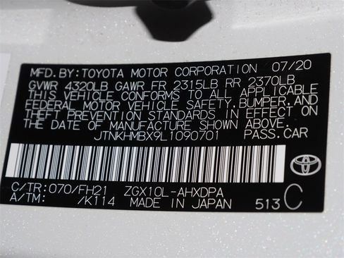 Used 2020 Toyota C-HR LE image 27