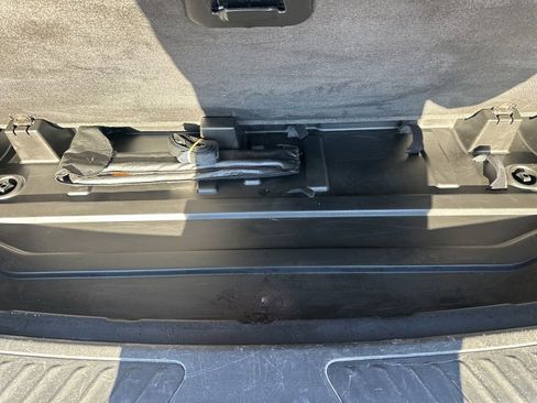 Used 2021 GMC Yukon SLT w/ SLT Luxury Plus Package image 42