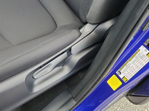 Used 2025 Toyota Corolla Cross LE w/ Moonroof Package FWD image 17