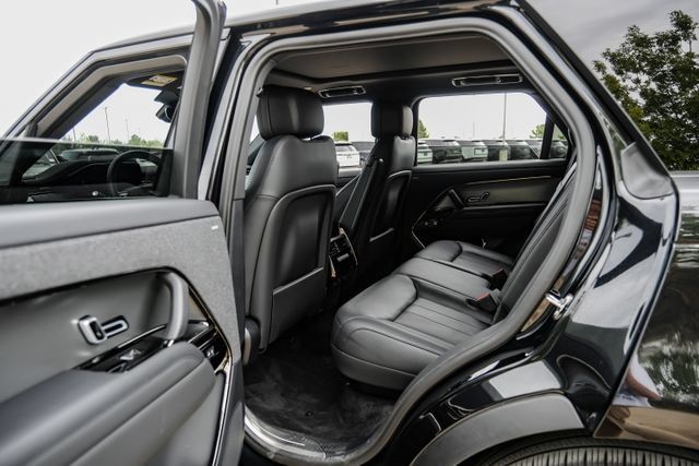 Used 2025 Land Rover Range Rover Sport SE AWD/4WD image 43