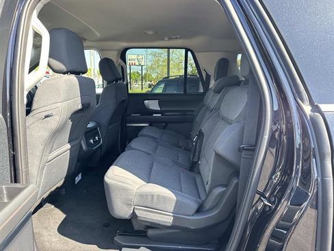 Used 2025 Ford Expedition Max Active AWD/4WD image 8