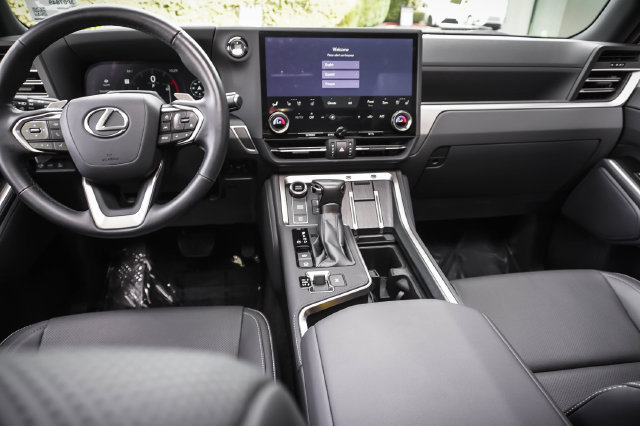 Used 2024 Lexus GX 550 w/ Cold Area Package AWD/4WD image 19