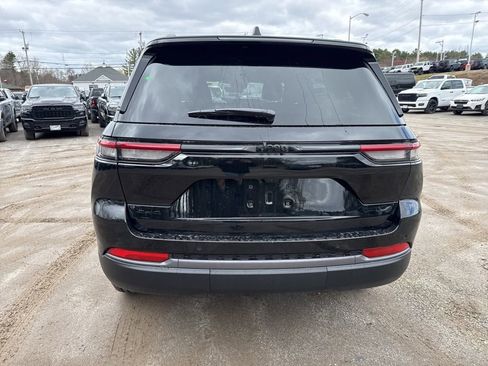 New 2026 Jeep Grand Cherokee Altitude AWD/4WD image 4