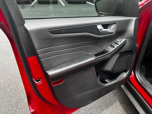 Used 2024 Ford Escape ST-Line w/ Tech Pack #1 FWD image 9