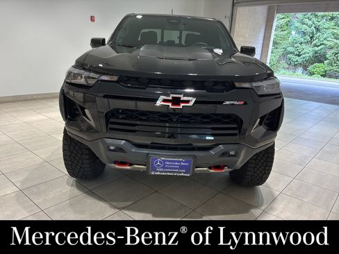Used 2024 Chevrolet Colorado ZR2 w/ ZR2 Convenience Package III AWD/4WD image 2