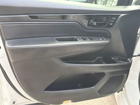 Used 2022 Honda Odyssey Elite image 11